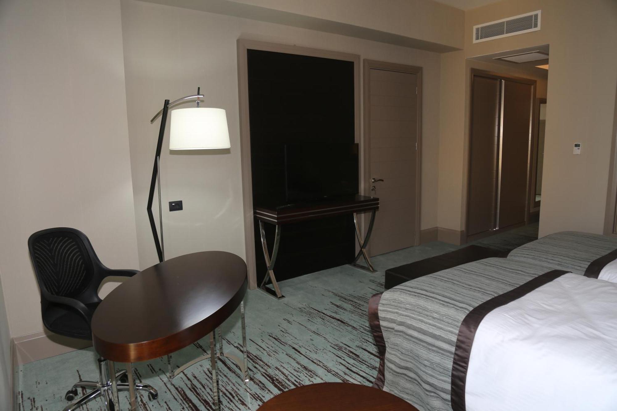 Ramada By Wyndham Iskenderun Hotel Exterior photo