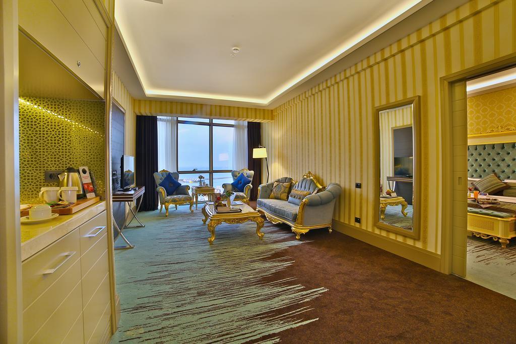 Ramada By Wyndham Iskenderun Hotel Exterior photo