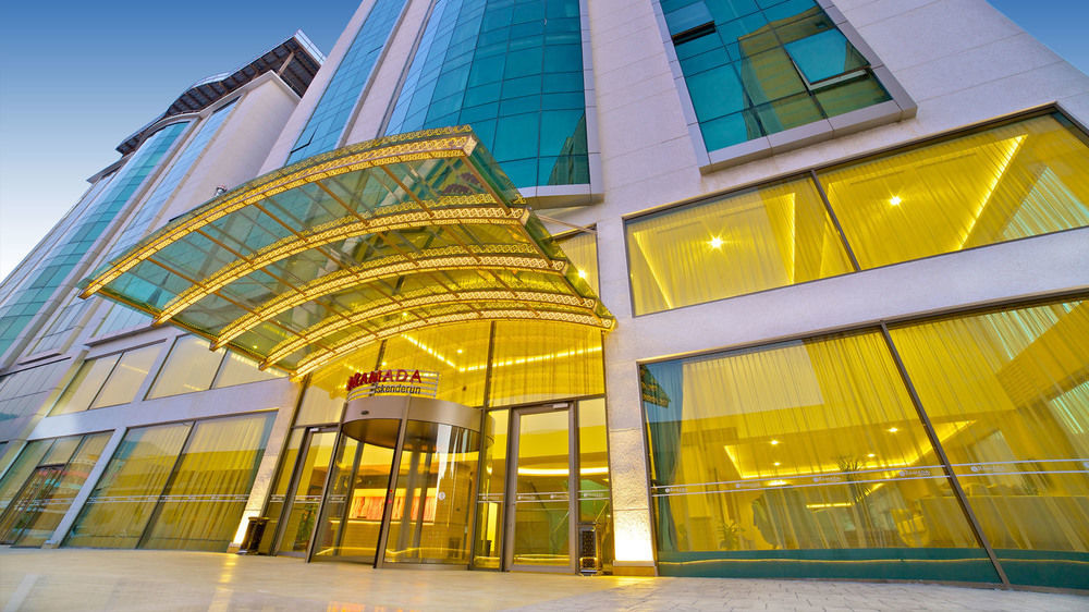 Ramada By Wyndham Iskenderun Hotel Exterior photo